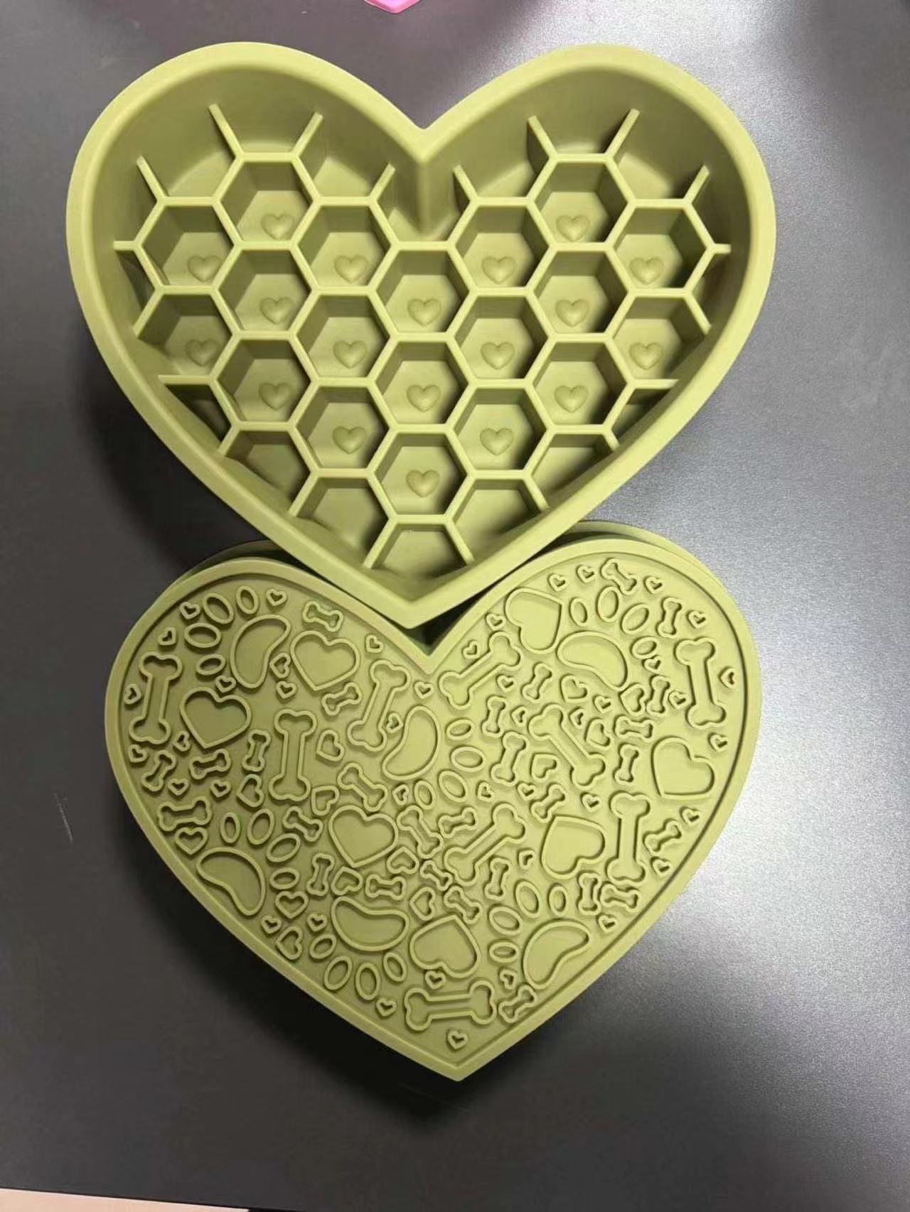 Heart Shape 3-in-1 Pet Slow Food Bowl Silicone Licking Mat and Puzzle Feeder