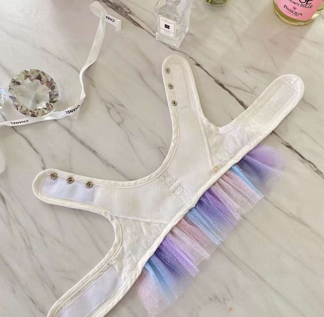 带皮带的闪光线束