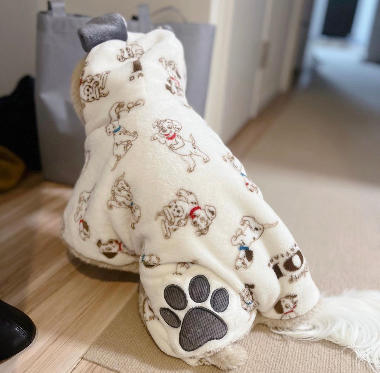101 Dalmatians Blankets to Wear - Online Only