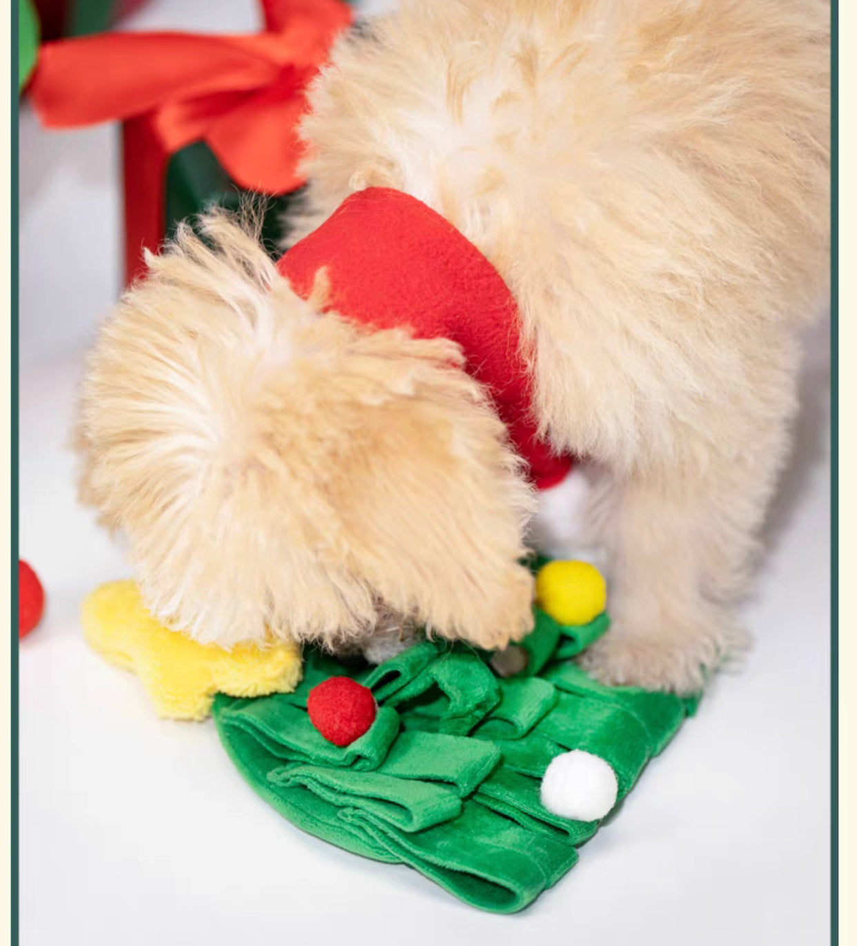 Sniffing Christmas Tree Mat