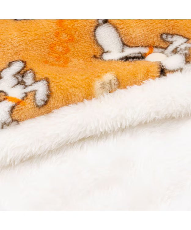 Authentic Snoopy Wearable Blanket "Tekuteku"